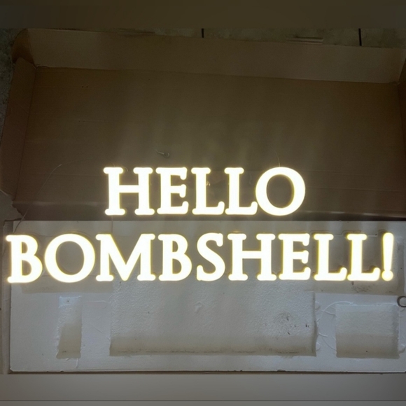 Hello Bombshell Sign - Picture 1 of 2
